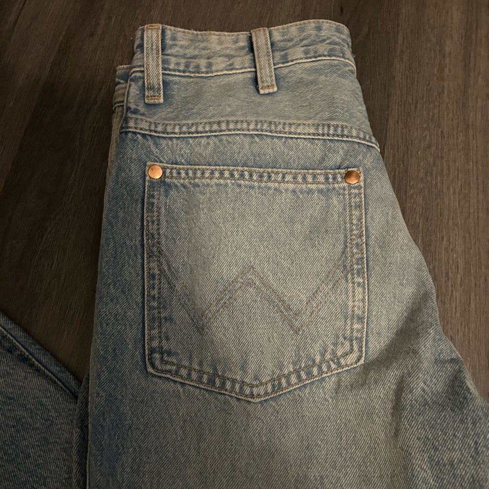 Wrangler Light Blue Women's Straight-Leg Jeans - Picture 3 of 8